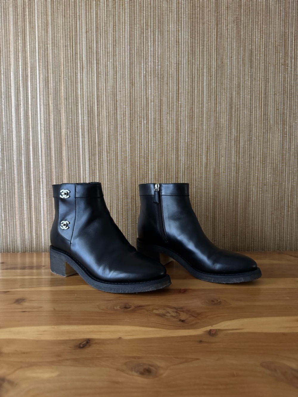 Sz40.5/8.5-9 CHANEL Black Turnlock Leather Ankle Boots with Silver CC Hardware